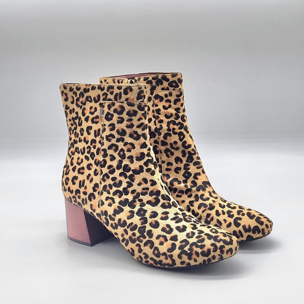 TOMS Emmy Desert Tan Leopard Calf Hair Block Heel Ankle Booties Women's Size 8.5